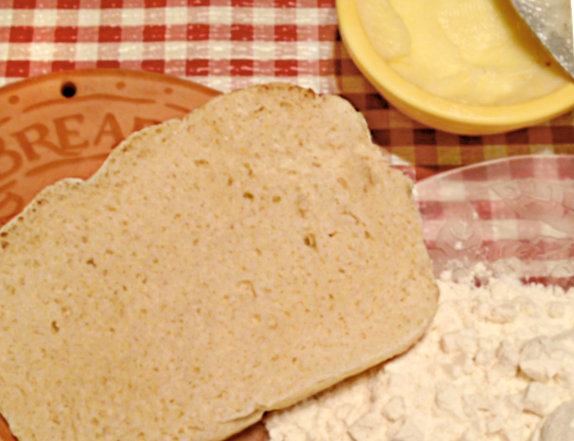 Fluffy White Bread Recipe (Bread Machine Friendly!) mellie blossom